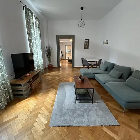 Schei Gate Apartment Brașov